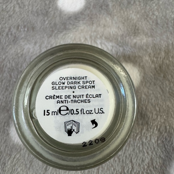 Ren Overnight Glow Dark Spot Sleeping Cream - Picture 10 of 11